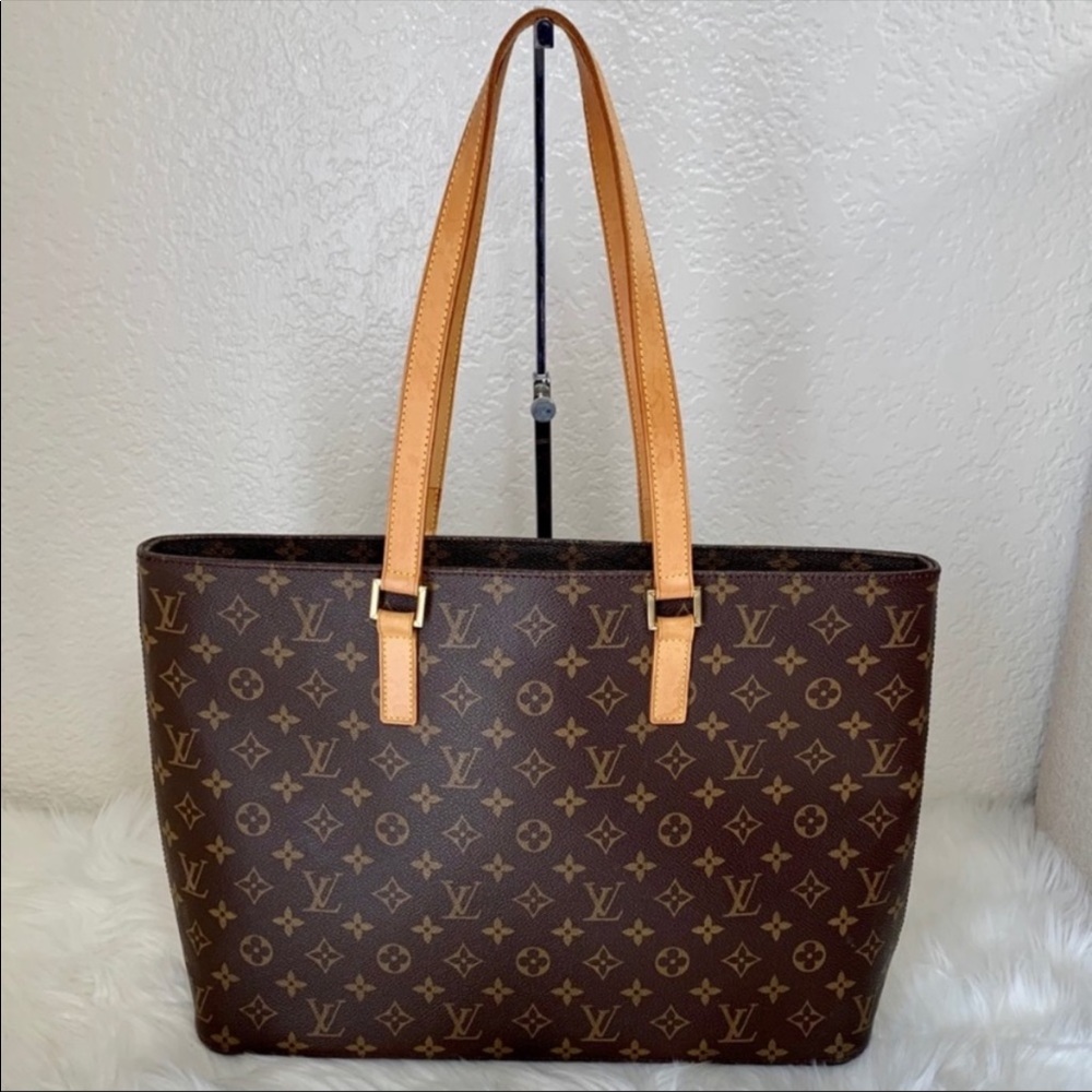 Authentic Louis Vuitton Shoulder Bag - Picture 1 of 7